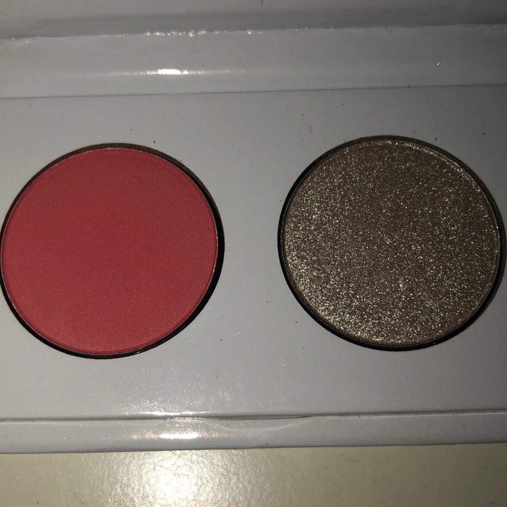 Kylie Jenner mini Valentine’s Day eyeshadow